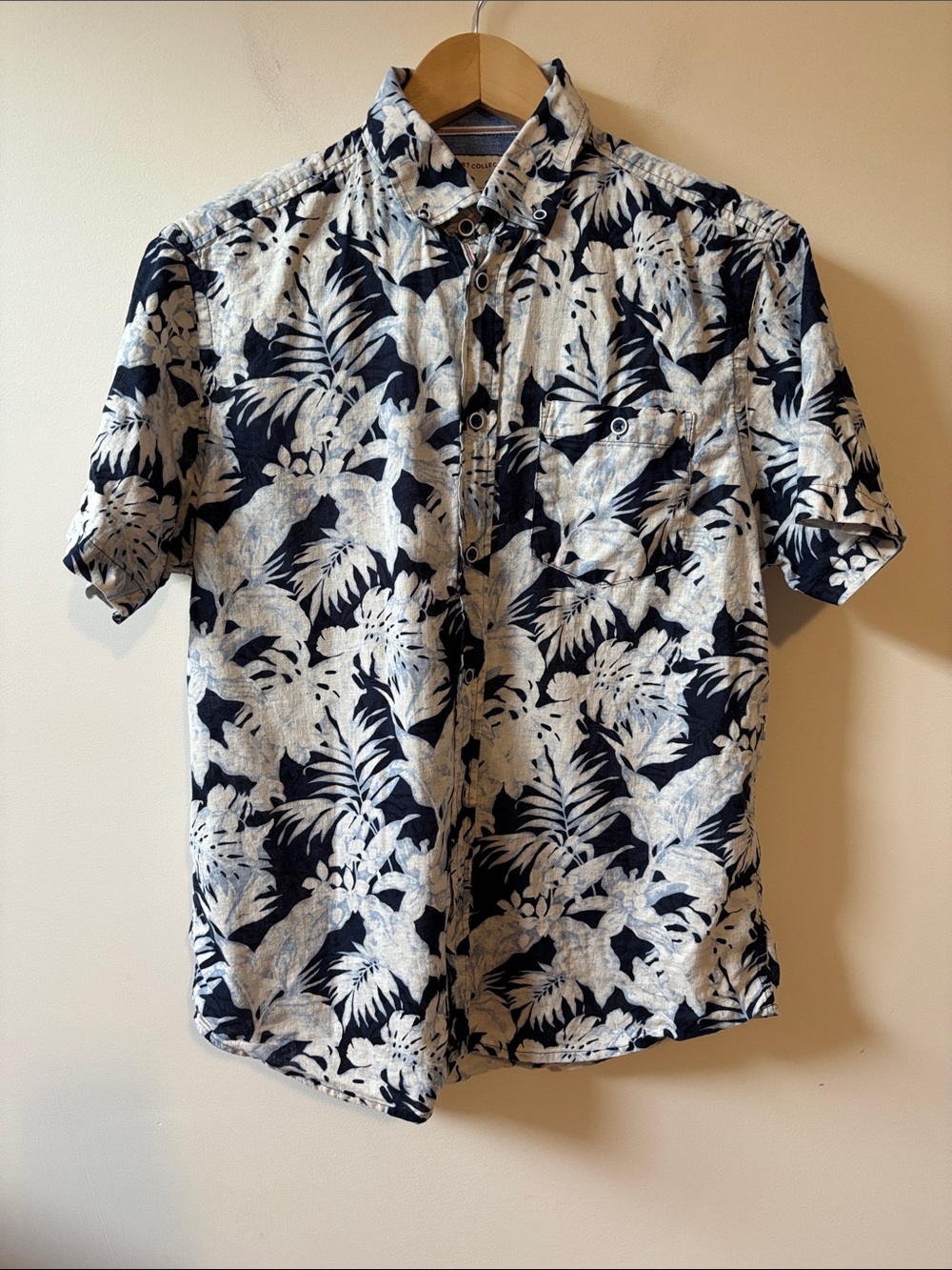 Report Collection Black & White Floral Short-Sleeve Button-Down Linen Shirt